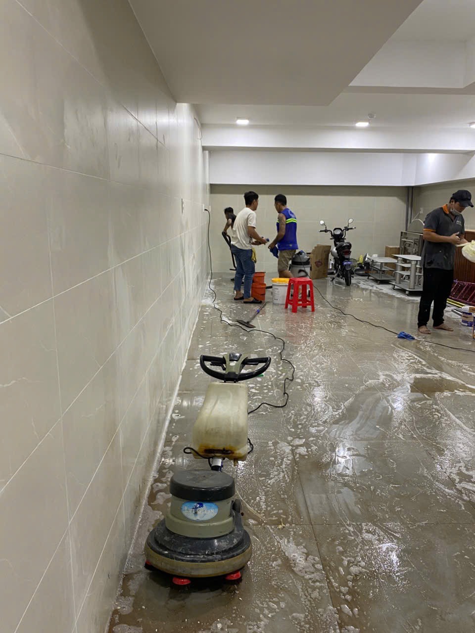 Công ty vệ sinh nhà bình thới giá rẻ