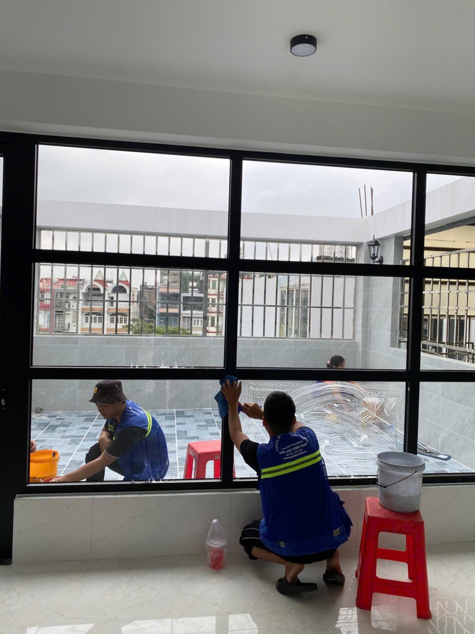 Công ty vệ sinh nhà bình thạnh giá rẻ