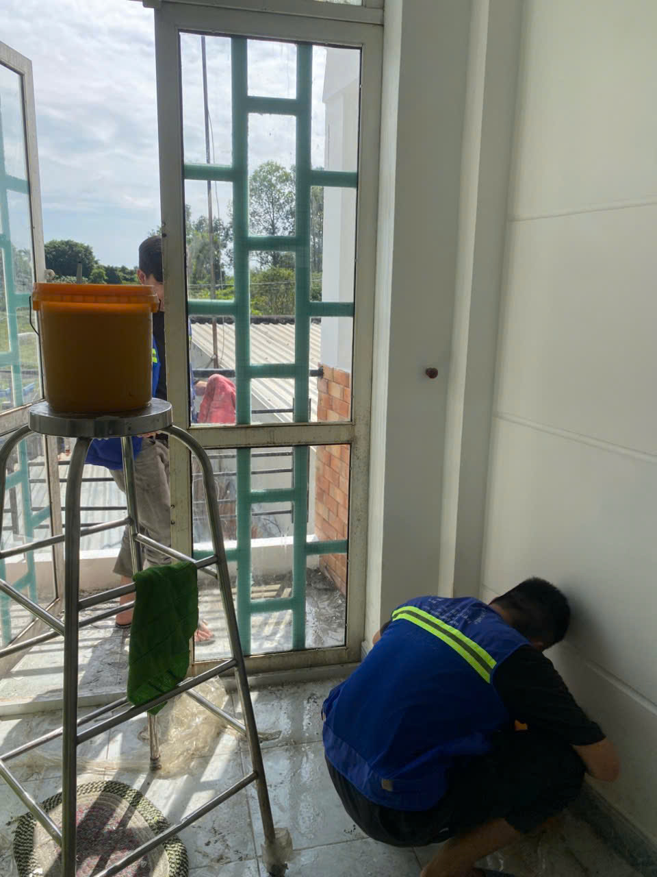 Công ty vệ sinh nhà phú nhuận giá rẻ