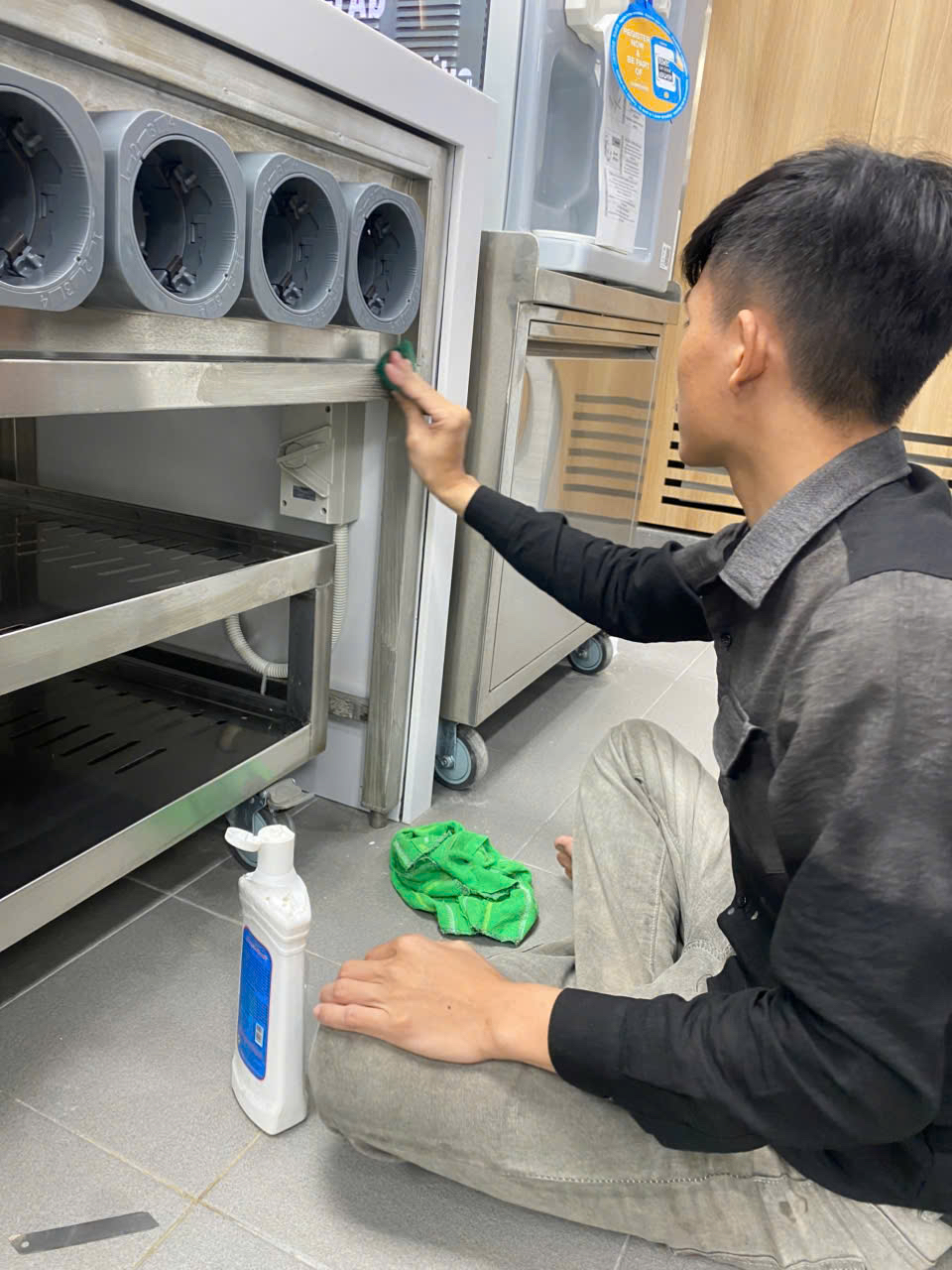 Công ty vệ sinh nhà ở phước long giá rẻ