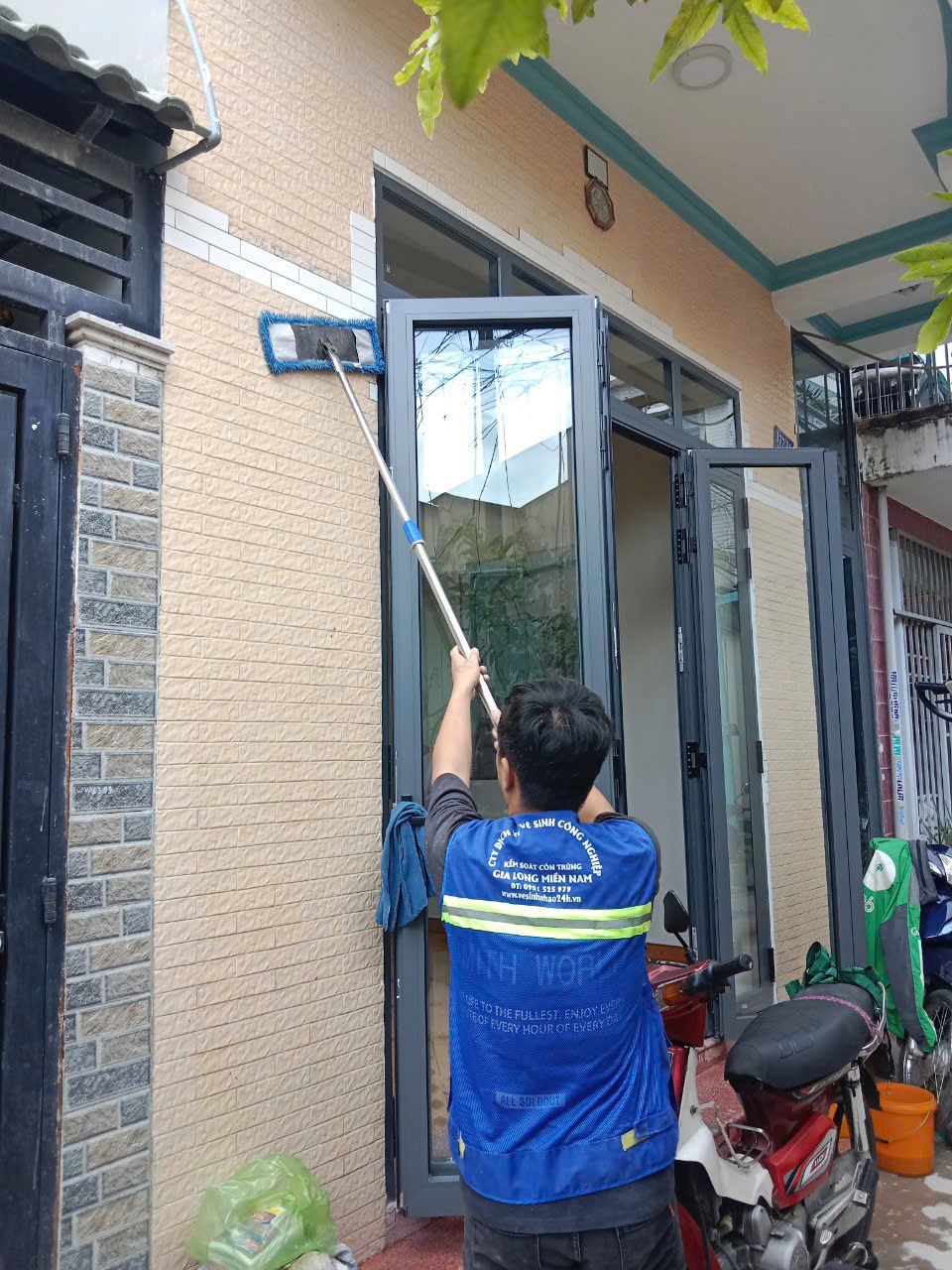 Vệ sinh công nghiệp hòa bình uy tín