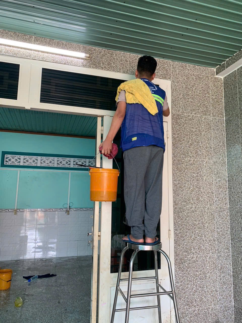 Vệ sinh công nghiệp hòa hưng uy tín