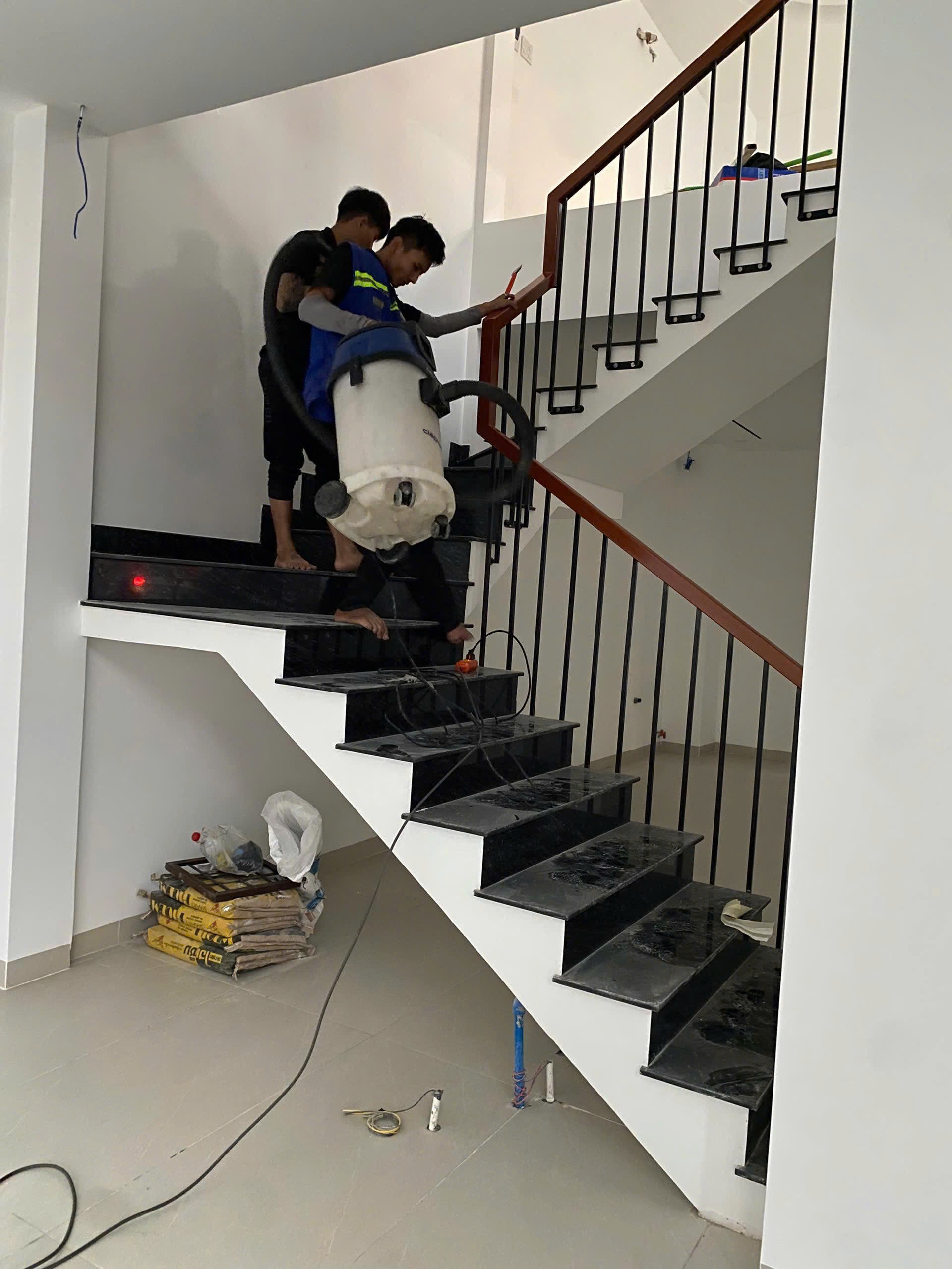 Vệ sinh công nghiệp lái thiêu