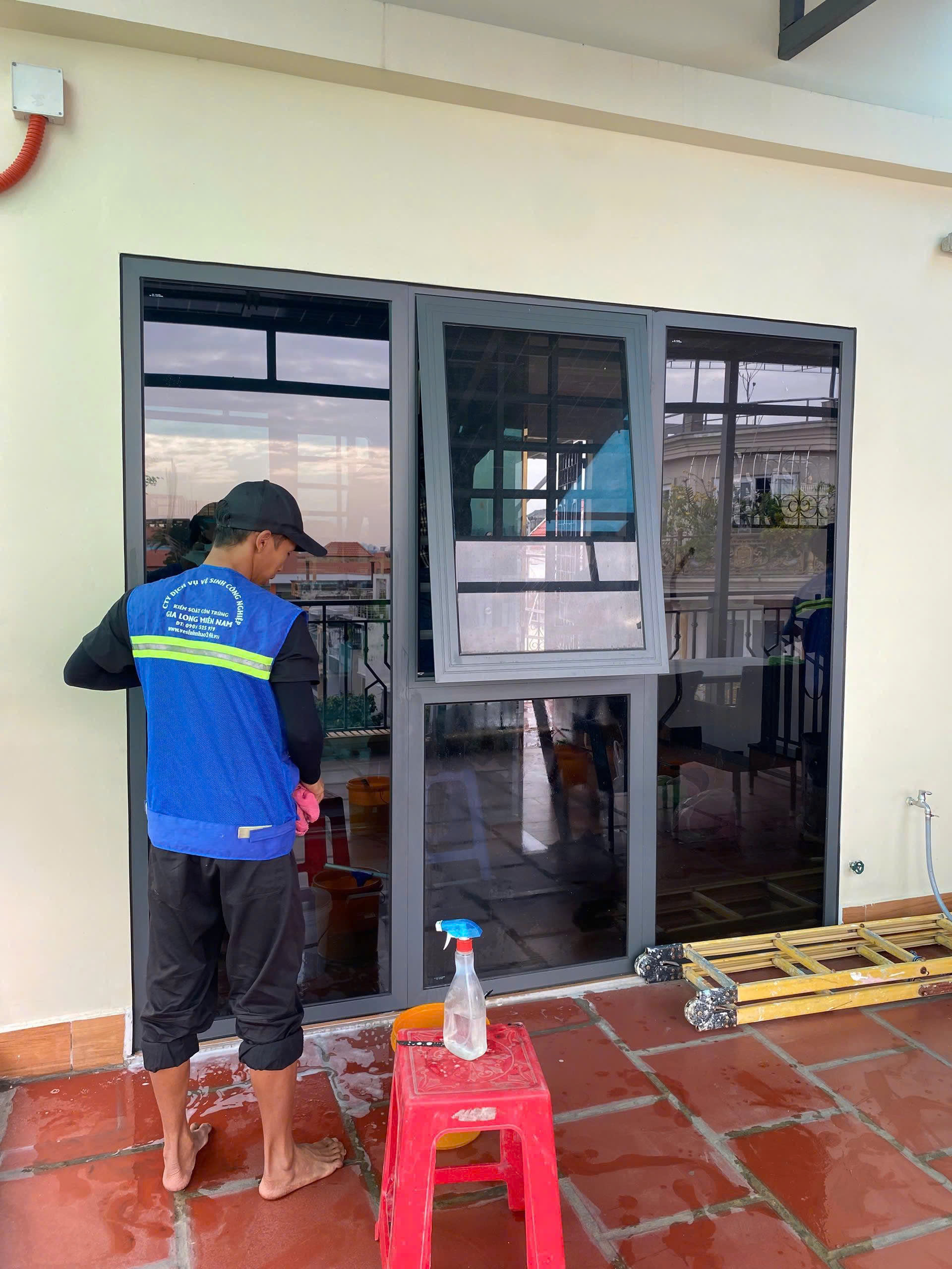 Vệ sinh nhà mới xây an phú