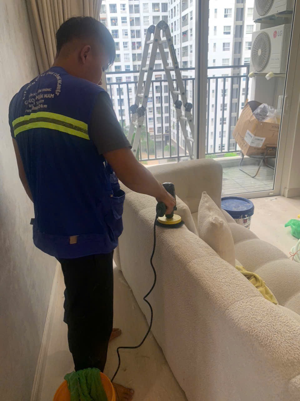 Vệ sinh nhà mới xây bình phú