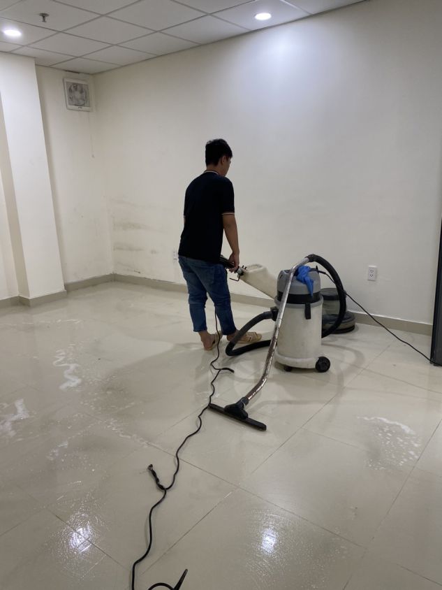 Vệ sinh nhà mới xây bình trưng