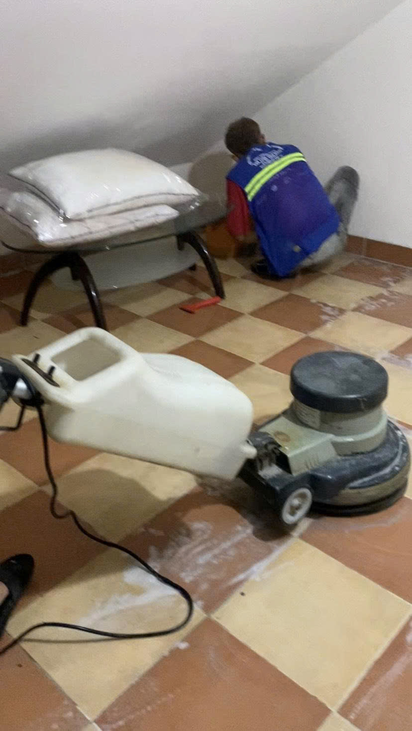 Vệ sinh nhà mới xây dĩ an