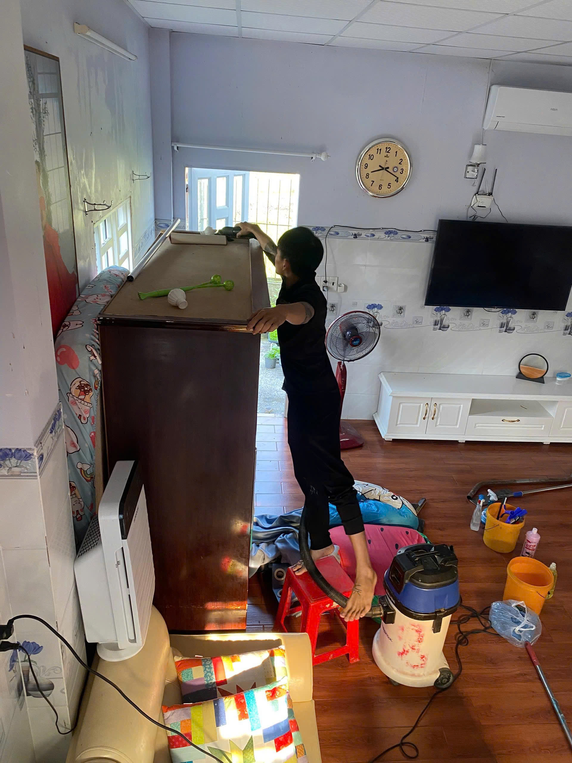 Vệ sinh nhà mới xây đông hòa