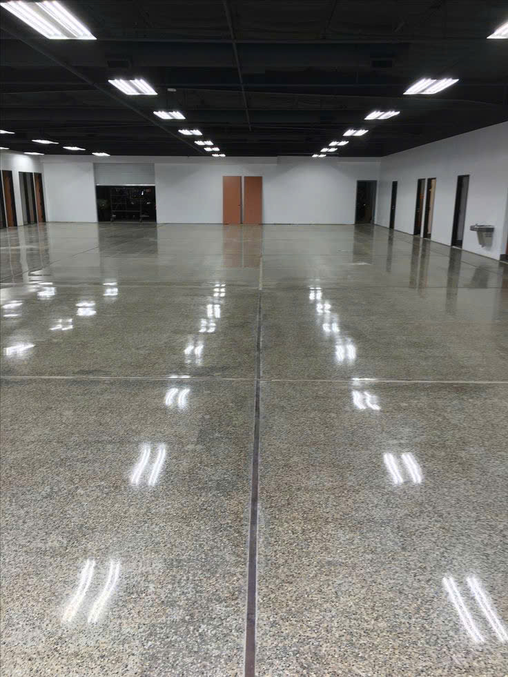 Vệ sinh nhà mới xây tây nam