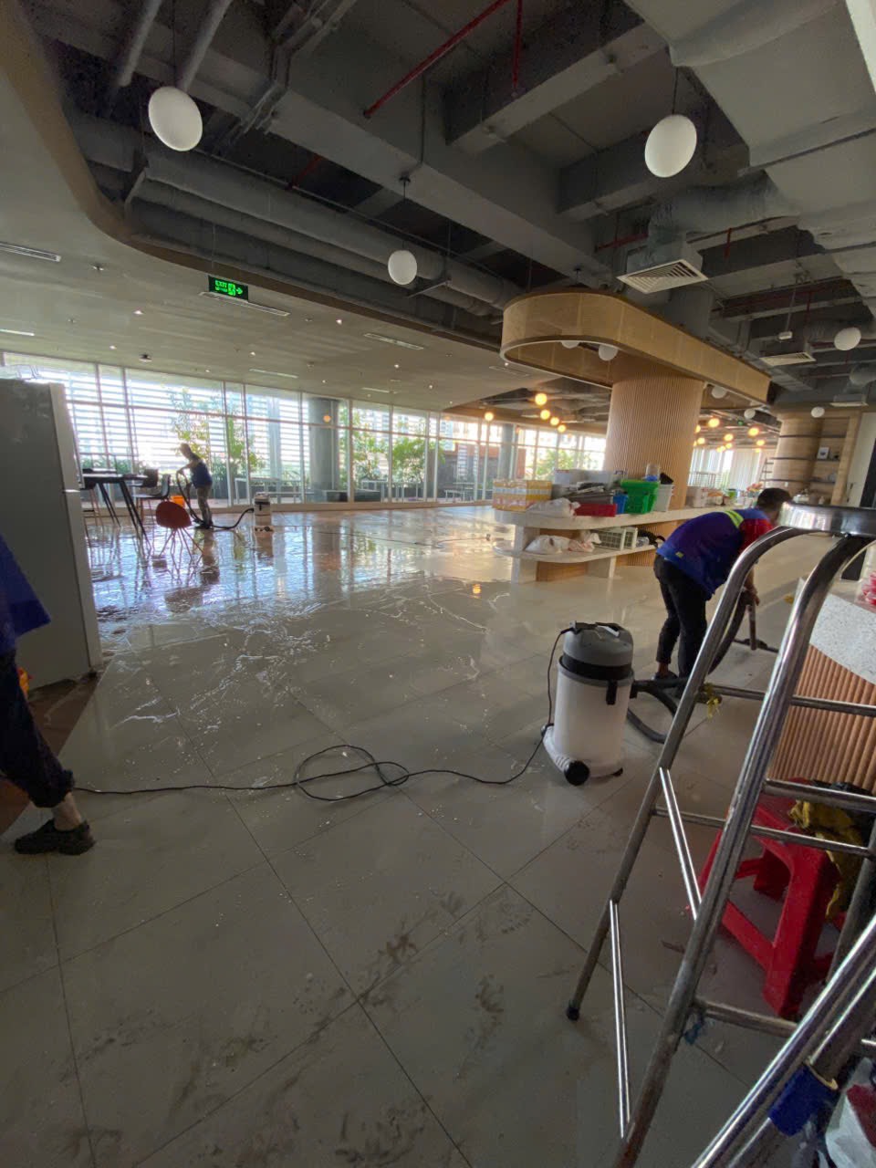 Vệ sinh nhà mới xây vườn lài