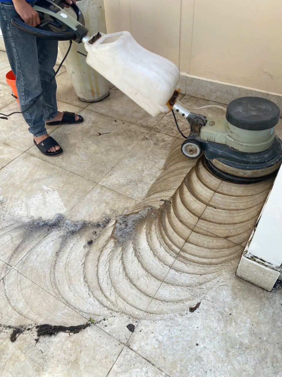 Vệ sinh nhà sau xây diên hồng