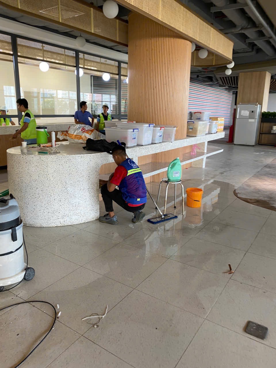 Vệ sinh nhà sau xây hòa bình