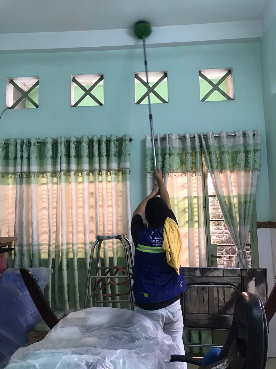 Vệ sinh nhà sau xây hòa hưng