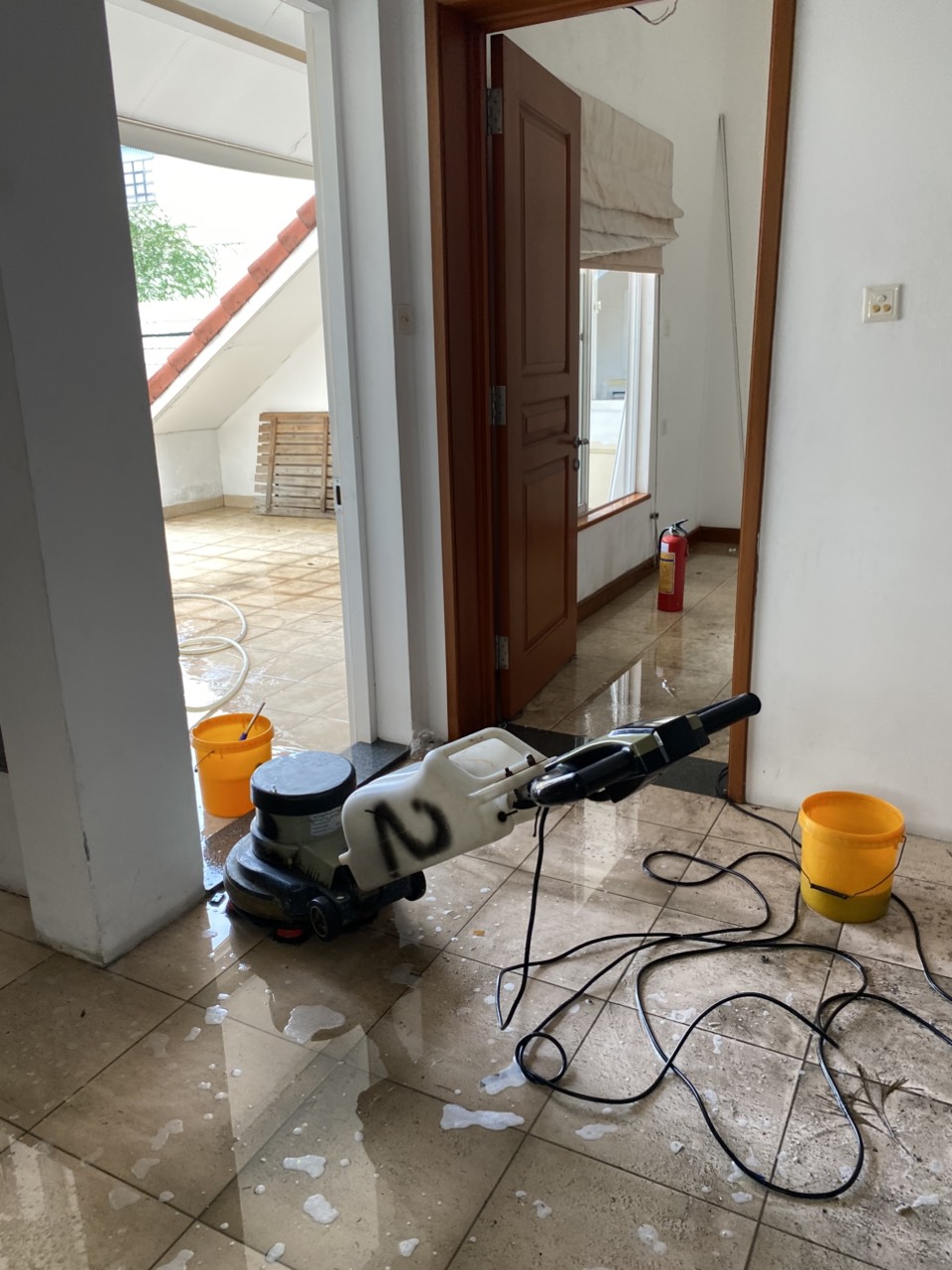 Dịch vụ vệ sinh nhà cửa tại nhuận đức