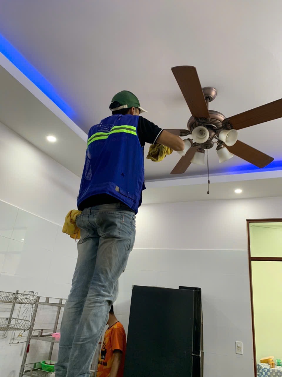 Vệ sinh nhà ở tại bình mỹ