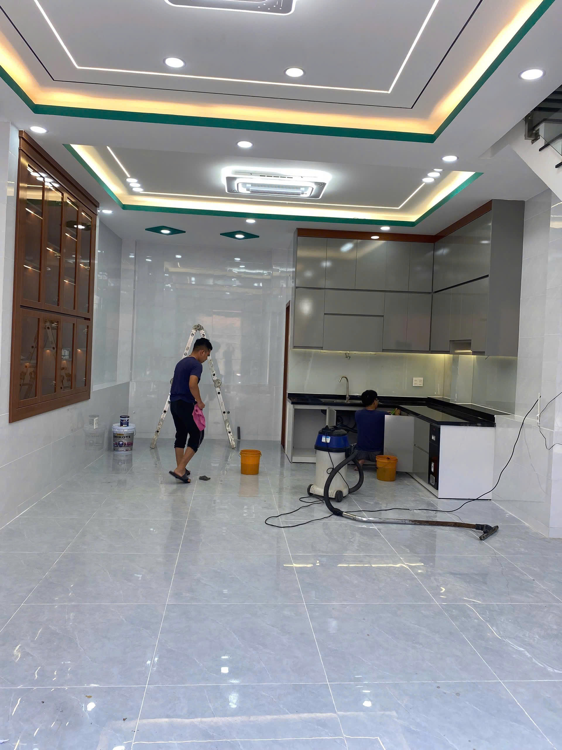 Vệ sinh nhà ở tại long nguyên