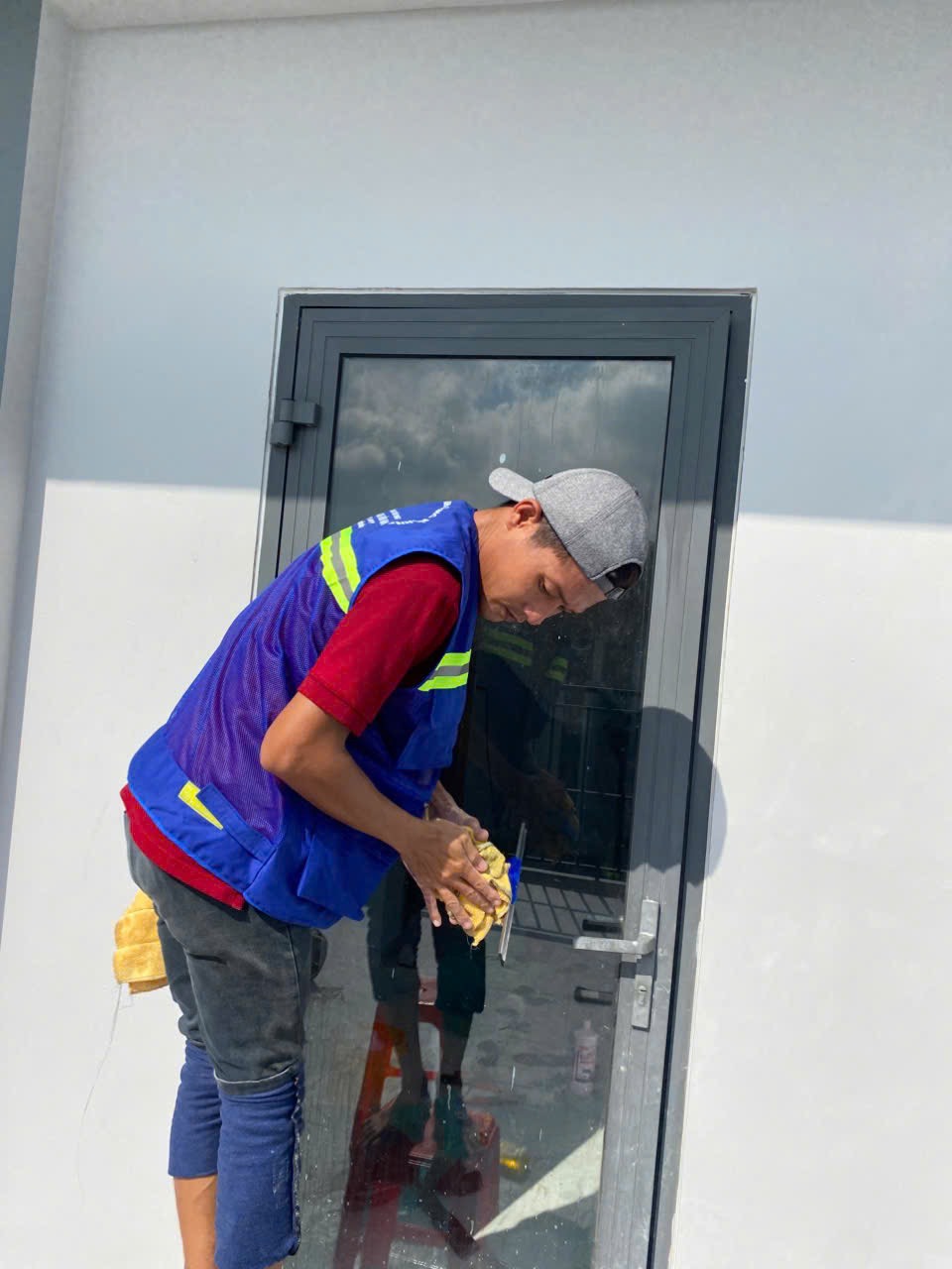 Công ty vệ sinh nhà ở phú thọ hòa giá rẻ