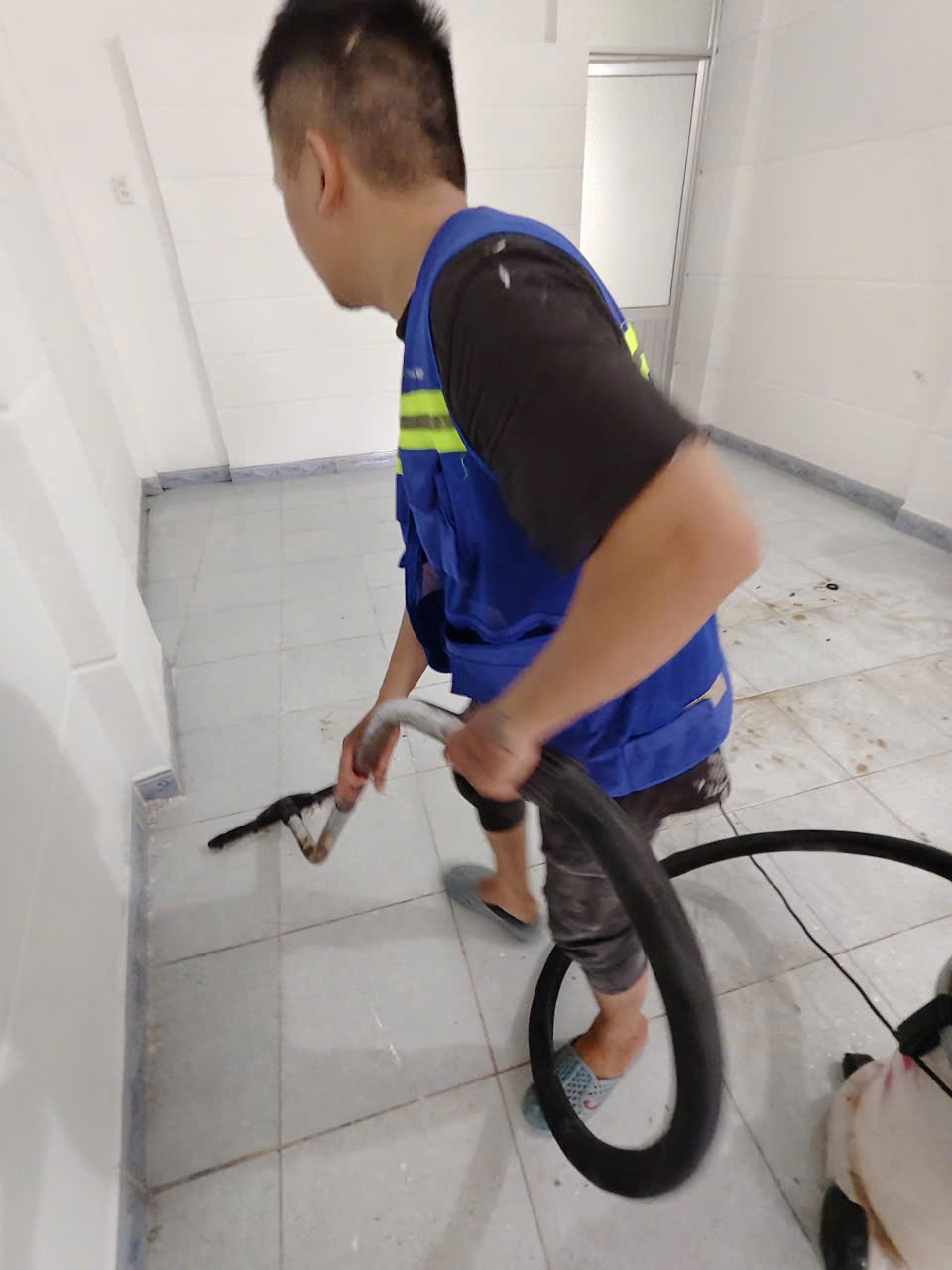 Vệ sinh nhà ở tại tân thuận