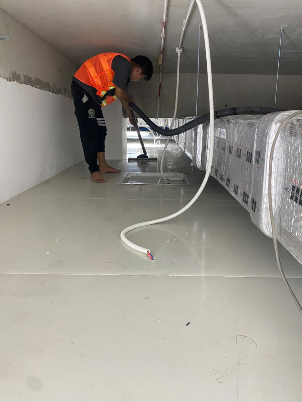 Công ty vệ sinh nhà ở tăng nhơn phú giá rẻ