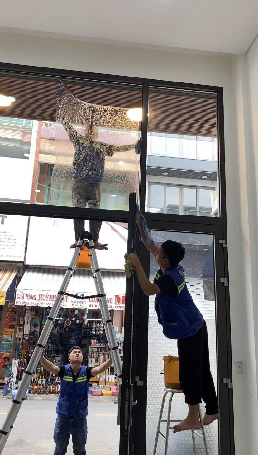 Dịch vụ vệ sinh sau xây dựng đông hòa