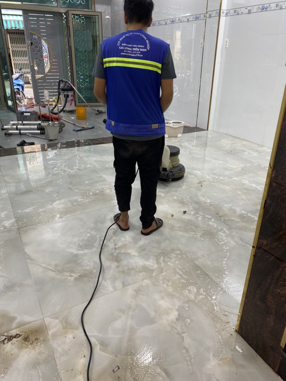 công ty vệ sinh nhà bình hưng giá rẻ