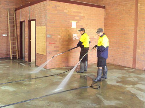 công ty vệ sinh nhà tân lân giá rẻ