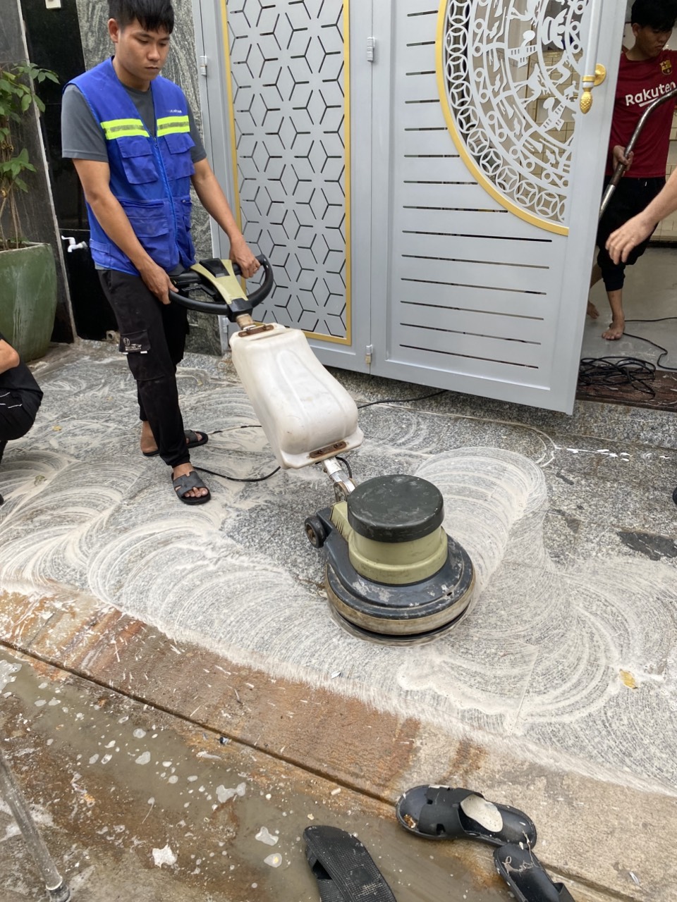 công ty vệ sinh nhà tân vĩnh lộc giá rẻ