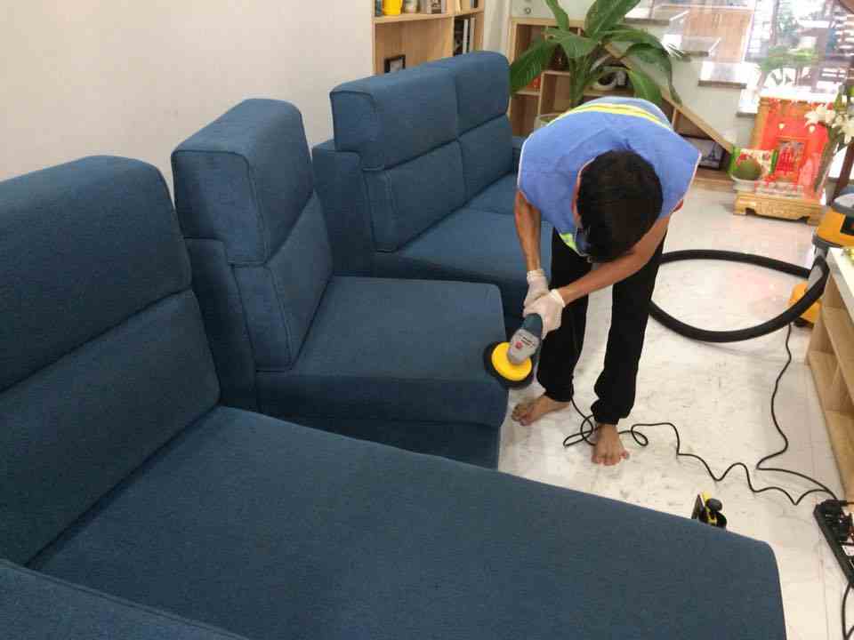 Dịch vụ vệ sinh ghế sofa trọn gói giá rẻ của GIA ĐÌNH