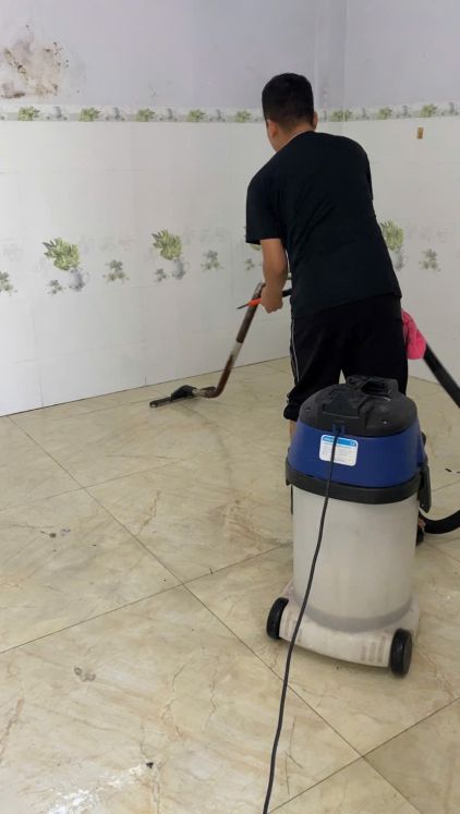 vệ sinh sàn nhà phố