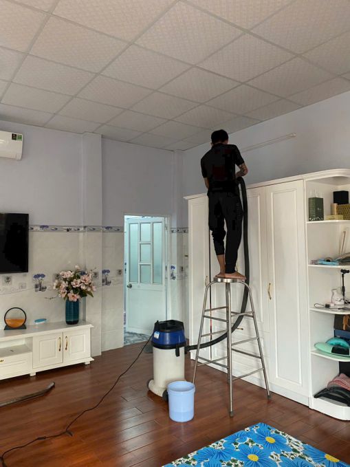 Hút bụi tủ