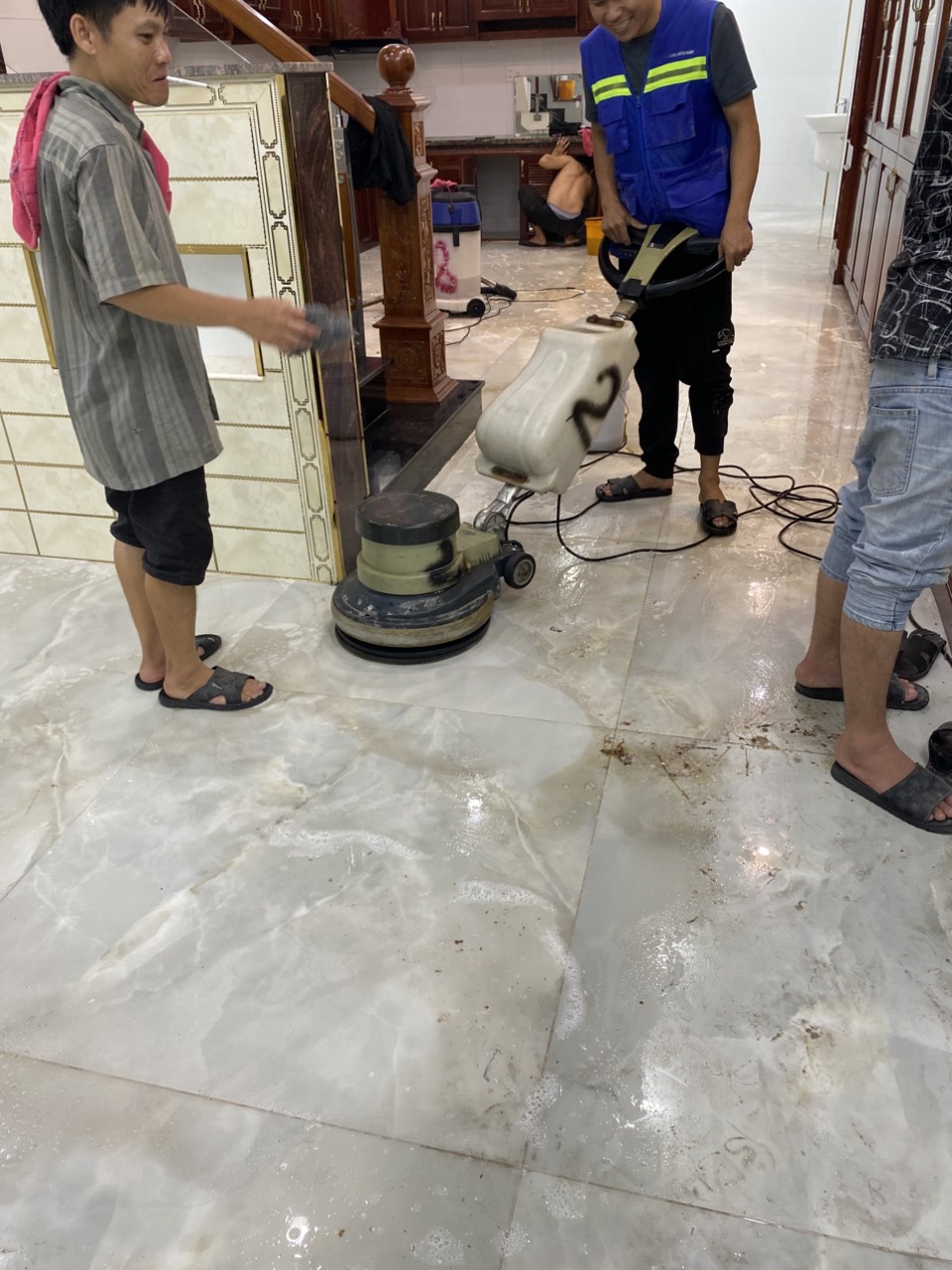 vệ sinh công nghiệp bình chánh uy tín