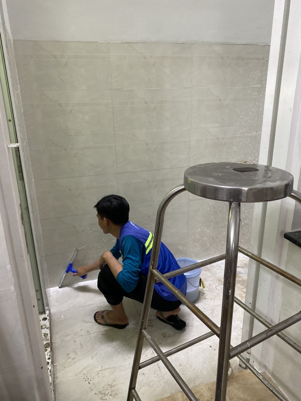 vệ sinh công nghiệp bình lợi uy tín