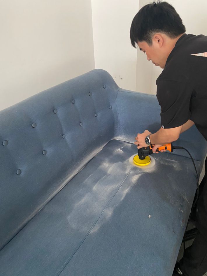 Vệ sinh công nghiệp ghế sofa Bình Tân