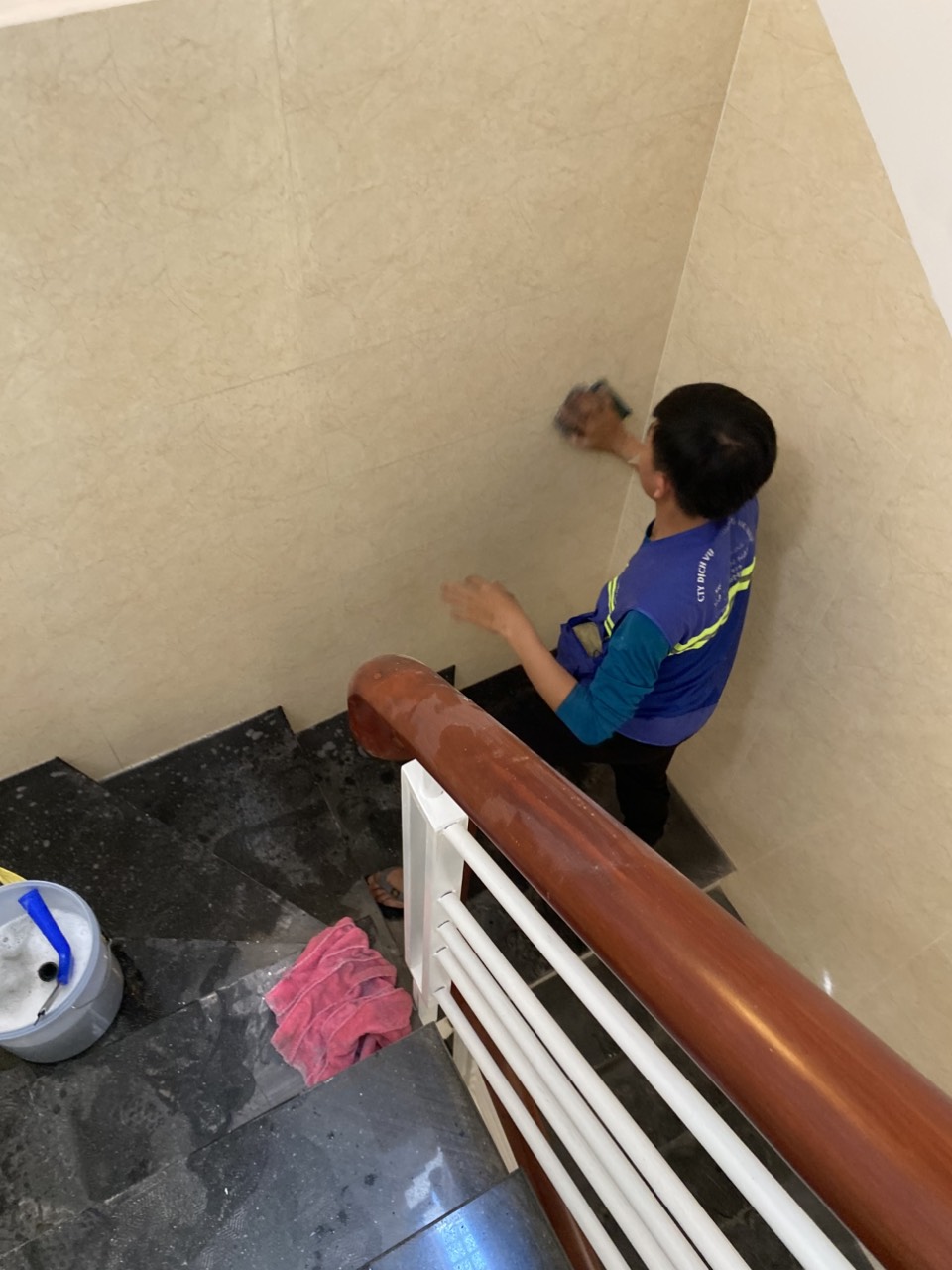 vệ sinh công nghiệp hưng long uy tín