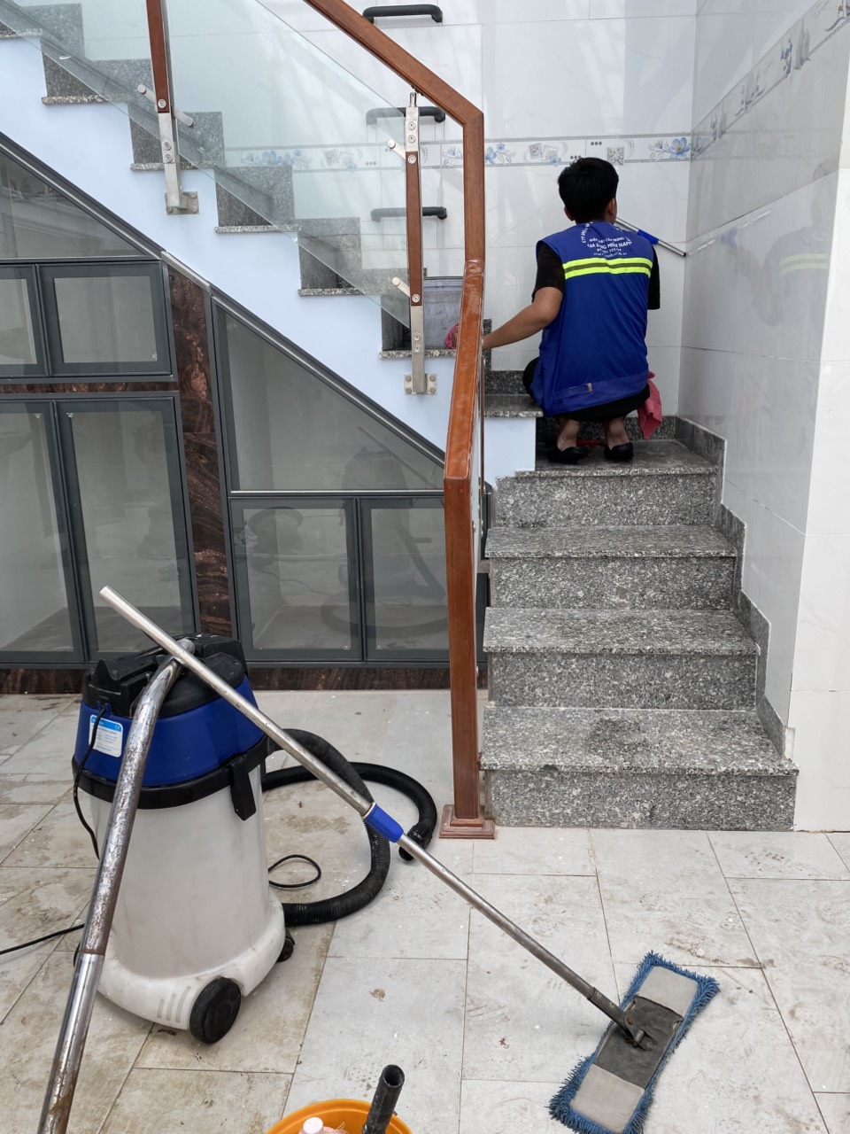 vệ sinh nhà mới xây bình hưng