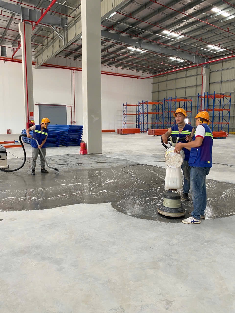 vệ sinh nhà mới xây cần giuộc