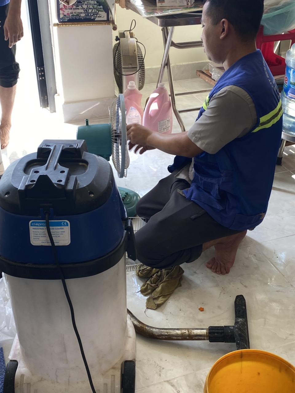 vệ sinh nhà sau xây hòa khánh