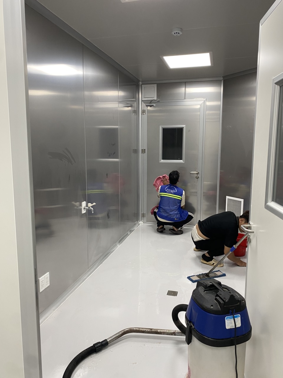 vệ sinh kho xưởng long cang