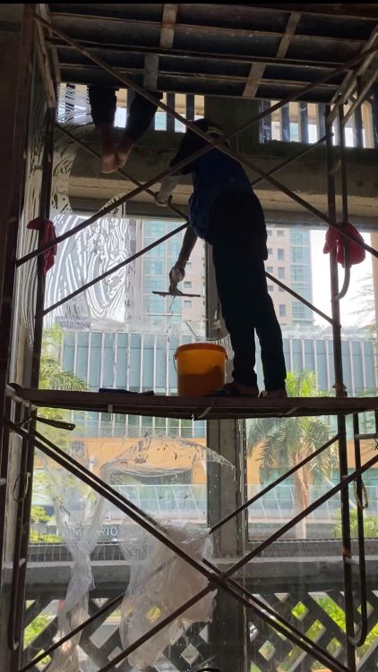 Vệ sinh kính văn phòng 3