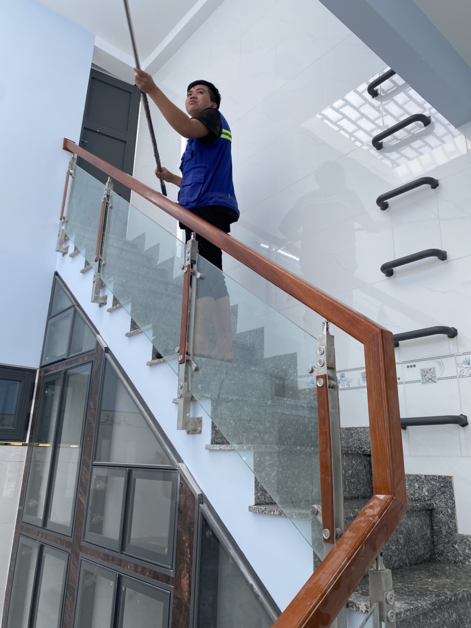 dịch vụ vệ sinh nhà cửa tại tân nhựt