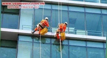 Cách vệ sinh kính sáng bóng như mới Cách vệ sinh kính sáng bóng như mới